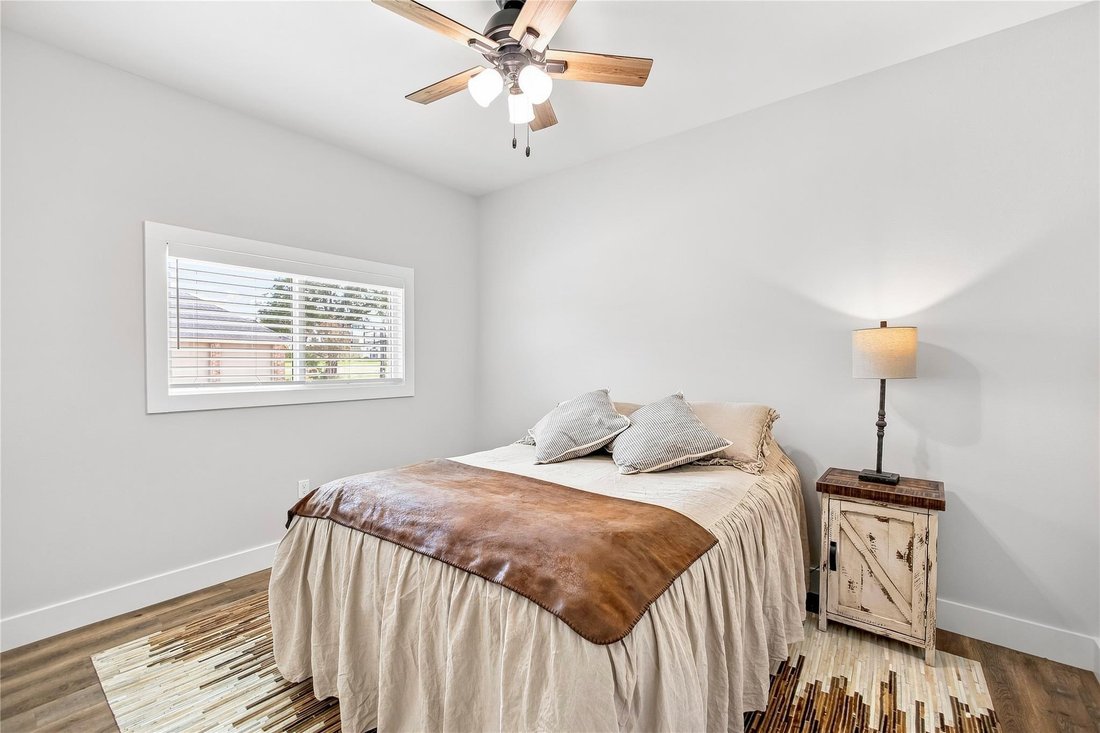 House in Cuero, Texas, United States 3 - 18774290