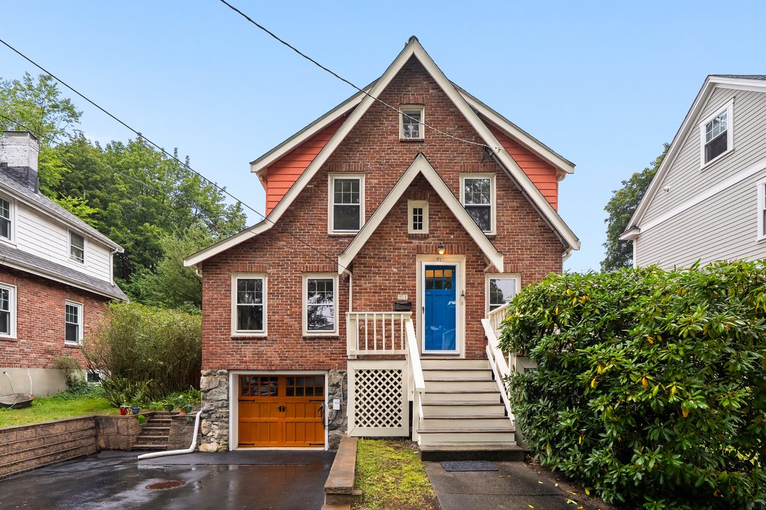 House in Arlington, Massachusetts, United States 2 - 18785318