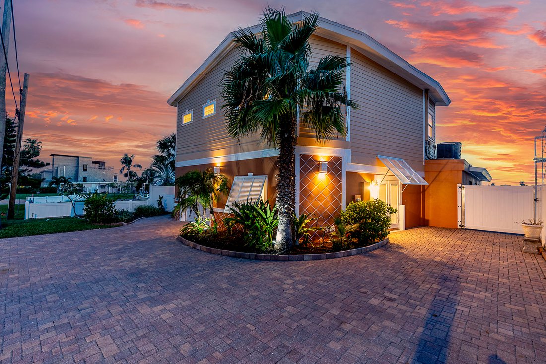House in Madeira Beach, Florida, United States 3 - 18429271