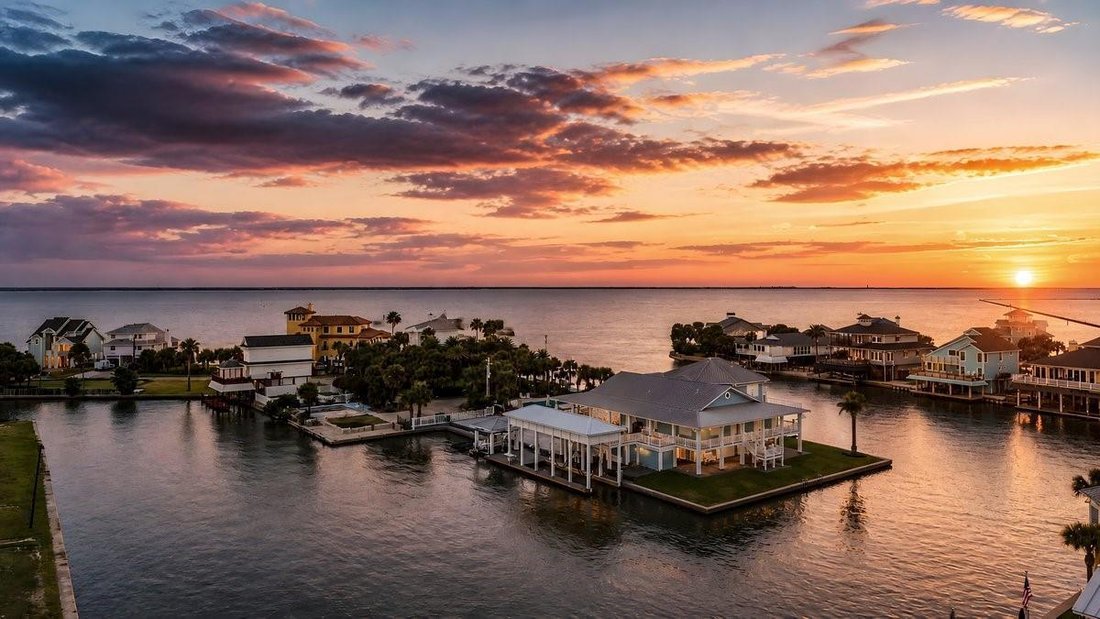 House in Galveston, Texas, United States 2 - 18784205