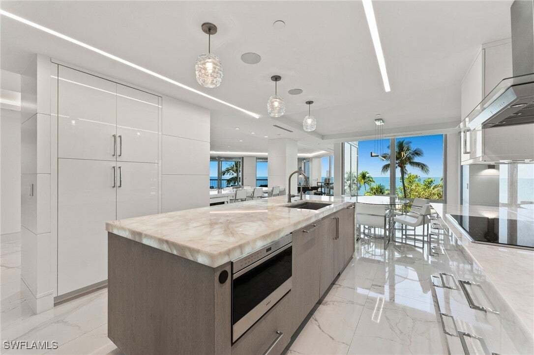 Condo in Naples, Florida, United States 5 - 18786354