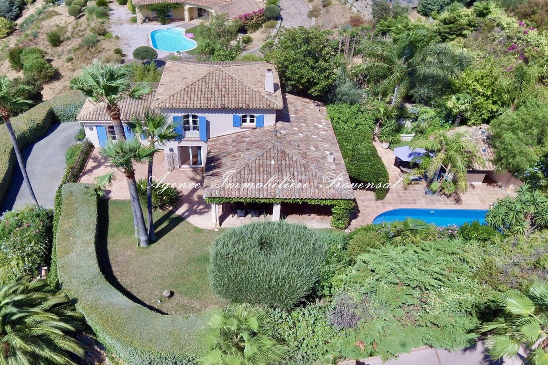 Villa en Ville-Les Saquedes-Le Bouillonnet, Sainte-Maxime, Francia 1 - 18784456