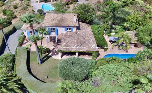 Villa en Ville-Les Saquedes-Le Bouillonnet, Sainte-Maxime, Francia 1