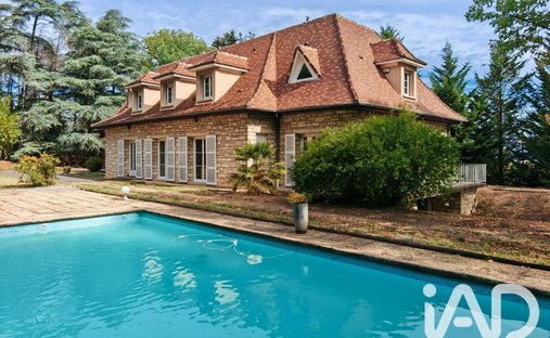 House in Saint-Genest-Lerpt, Auvergne-Rhône-Alpes, France 1