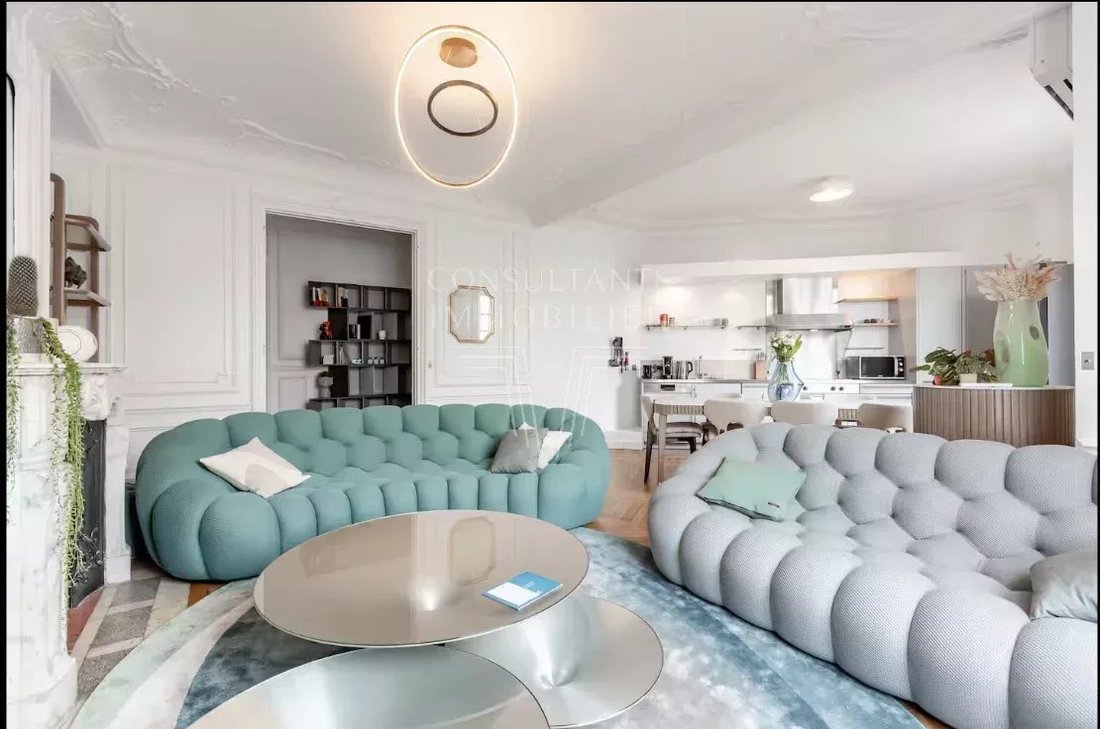 Apartment in Mairie, Paris 8e Arrondissement, Paris 3 - 18784492