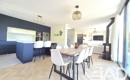 Haus in Guy Mocquet-Jean Mermoz, Gournay-sur-Marne, Frankreich 1