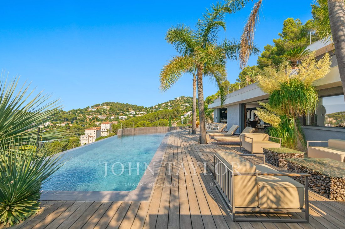 Villa en Hyères, Provenza-Alpes-Costa Azul, Francia 1 - 18438022