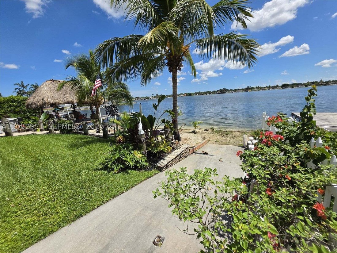 Casa en Hialeah, Florida, Estados Unidos 2 - 18784140