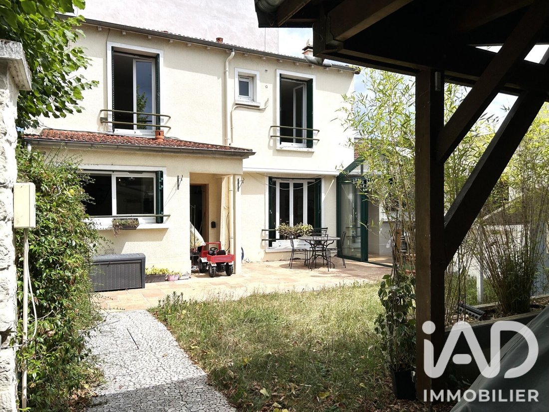 Casa en Adamville, Saint-Maur-des-Fossés, Francia 1 - 18785589