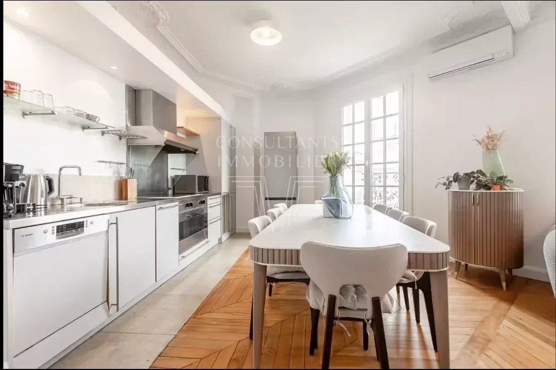 Apartment in Mairie, Paris 8e Arrondissement, Paris 5 - 18784492