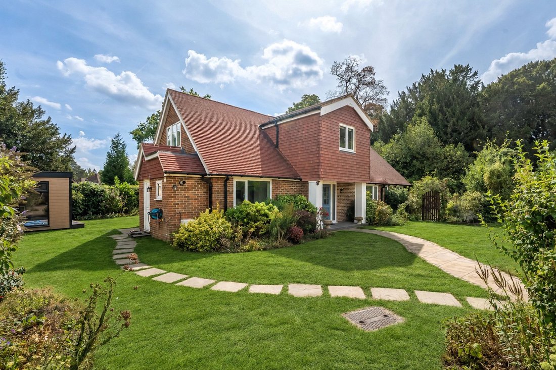 House in Wonersh, England 2 - 18786388
