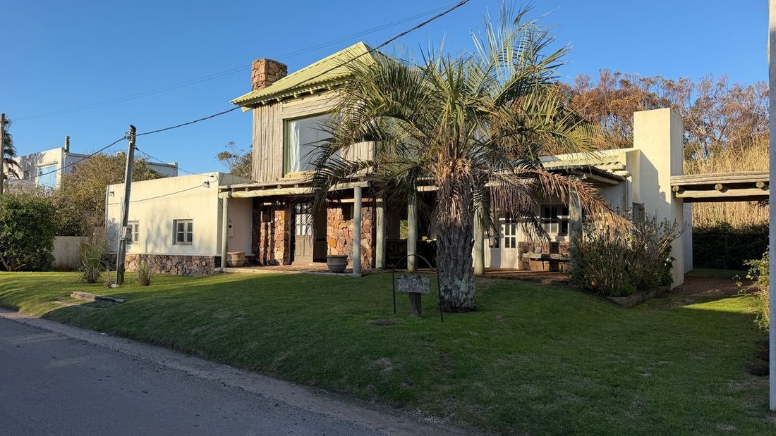 House in José Ignacio, Maldonado Department, Uruguay 1 - 18786365