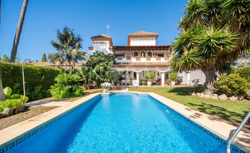 Villa in Nueva Andalucía, Marbella, Spanien 1