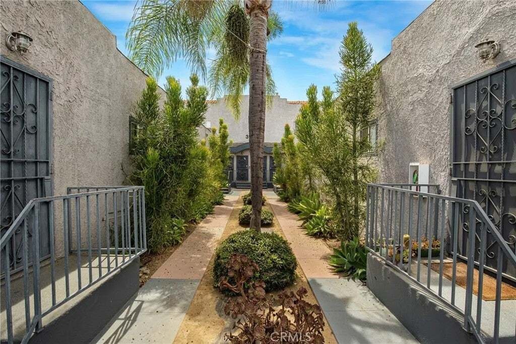 Los Angeles, California, United States 5 - 18787068