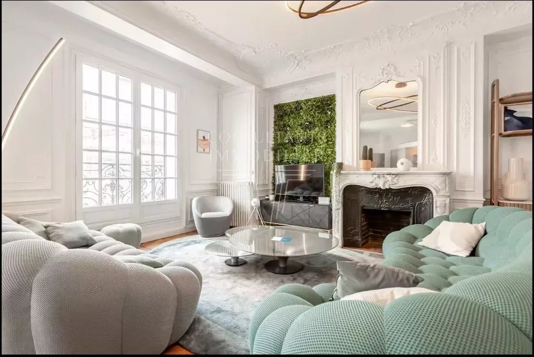 Apartment in Mairie, Paris 8e Arrondissement, Paris 2 - 18784492
