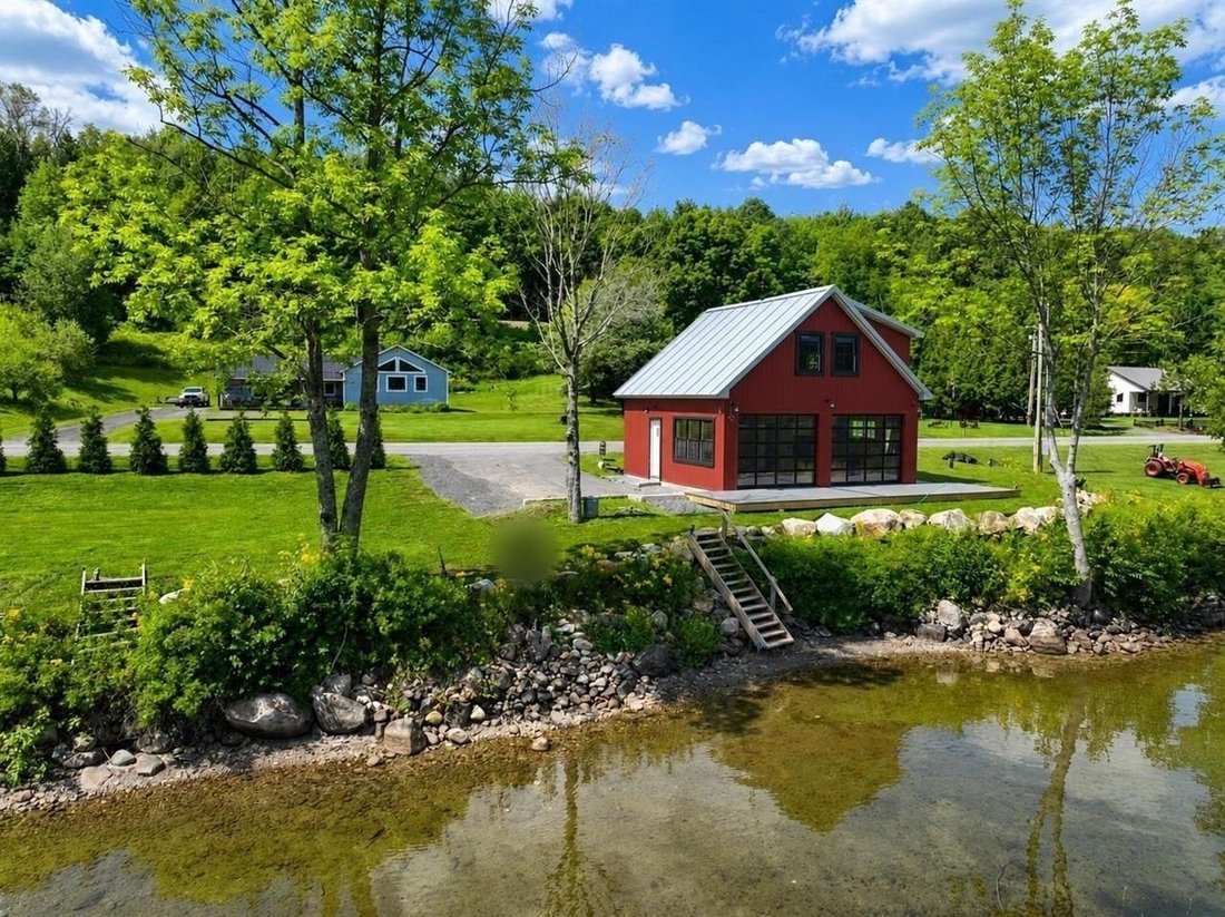 Barton, Vermont, United States 2 - 18214641
