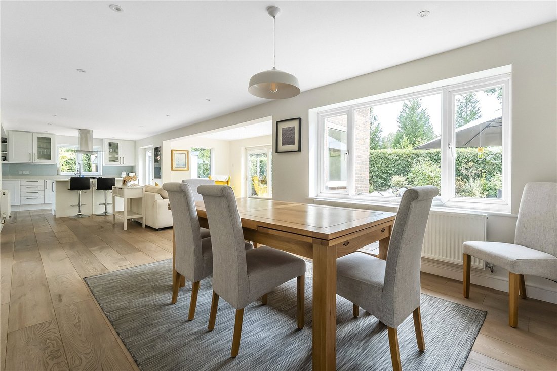 House in Wonersh, England 3 - 18786388