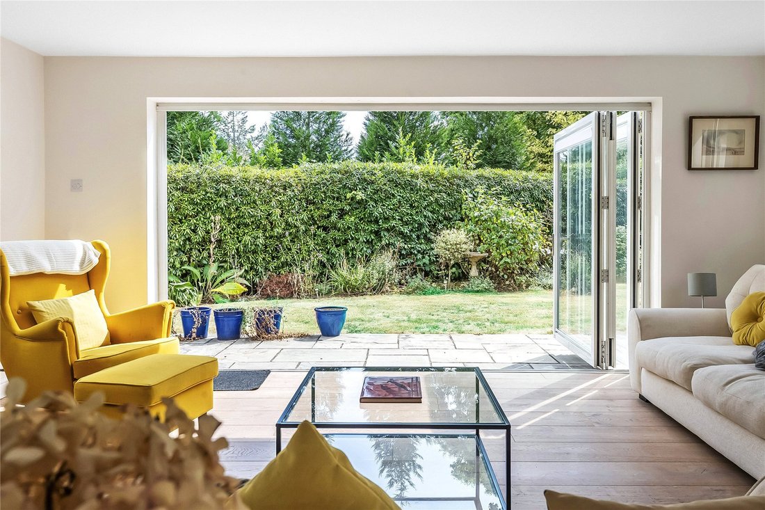 House in Wonersh, England 5 - 18786388