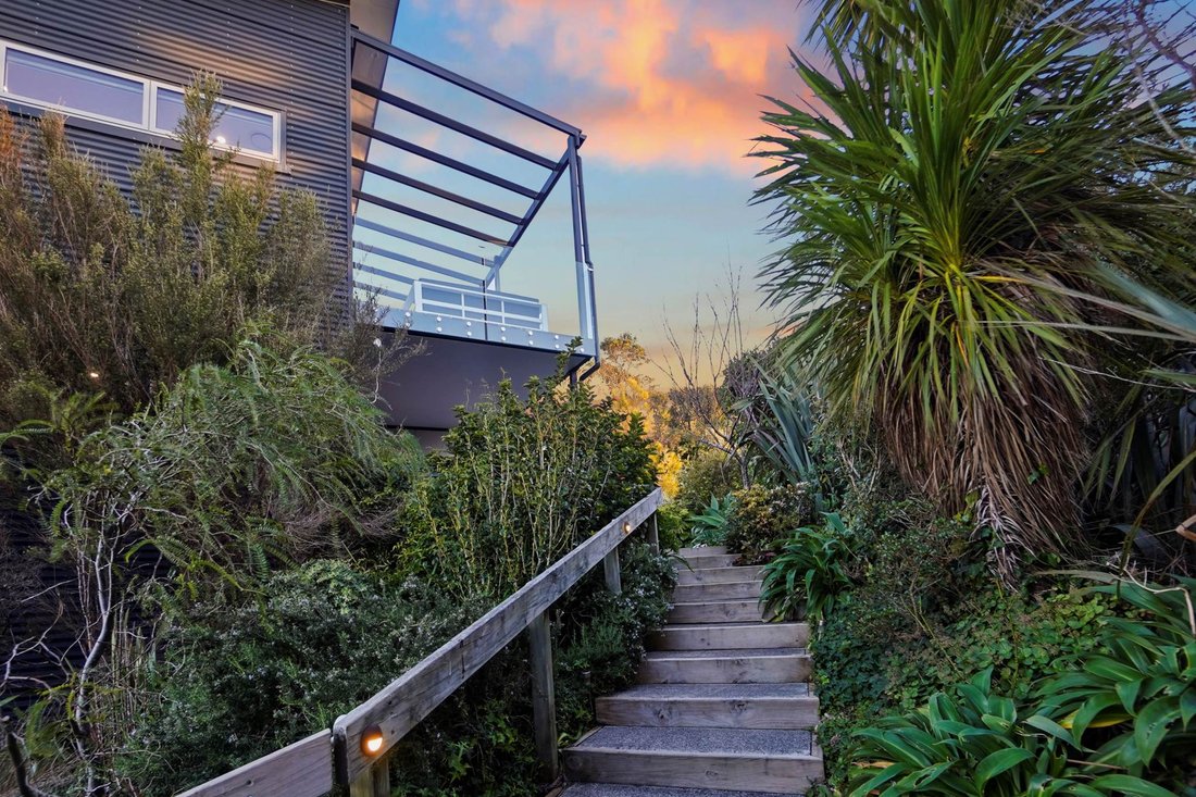 Casa a Muriwai, Auckland, Nuova Zelanda 1 - 18656095
