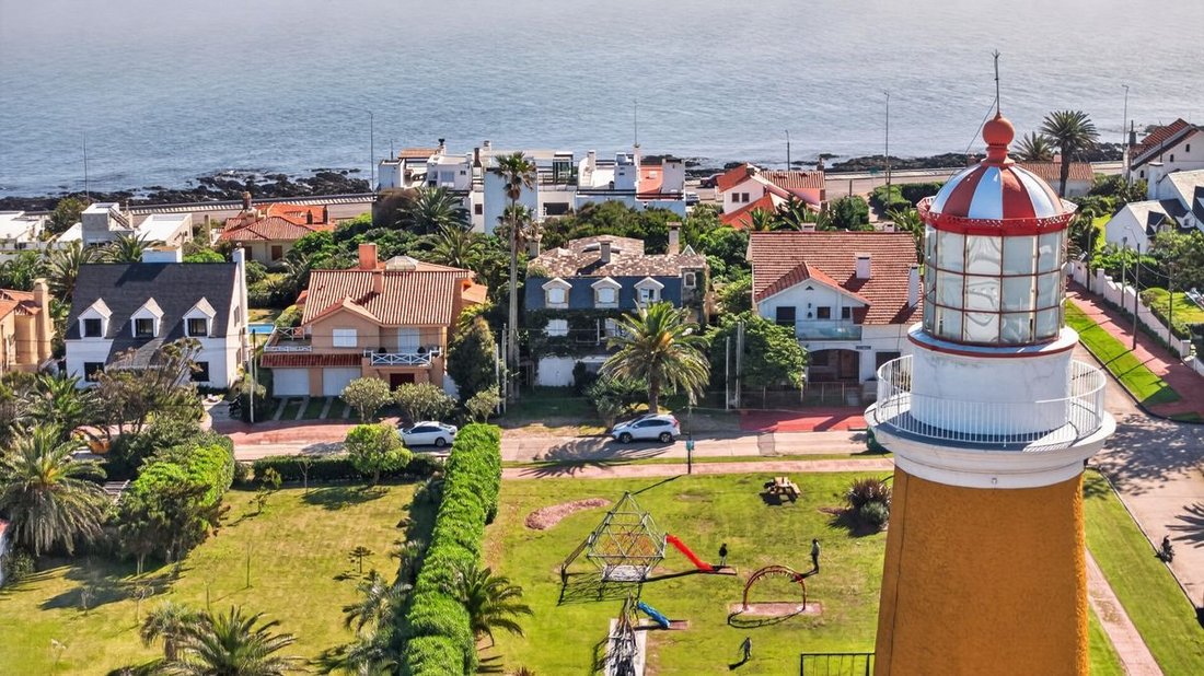 House in Punta del Este, Maldonado Department, Uruguay 2 - 18786383