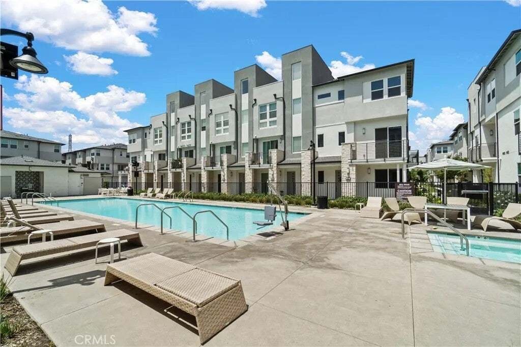 Condominio en Orange, California, Estados Unidos 1 - 18783915