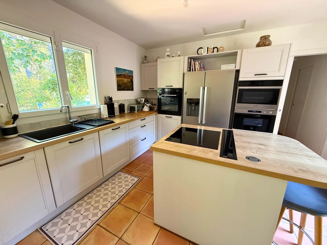 Estate in Beaurecueil, Provence-Alpes-Côte d'Azur, France 5 - 18784670