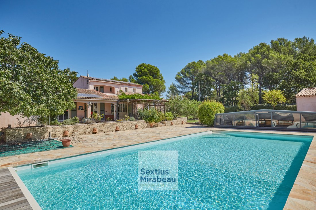Estate in Saint-Cannat, Provence-Alpes-Côte d'Azur, France 1 - 18784919