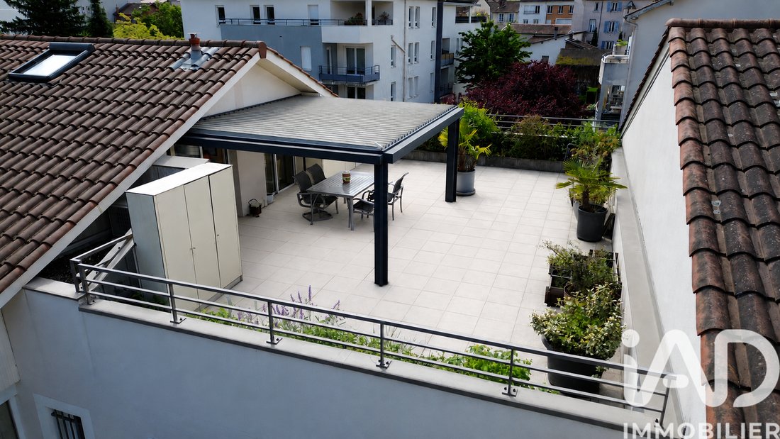 Apartamento en Écully, Auvernia-Ródano-Alpes, Francia 1 - 17884825
