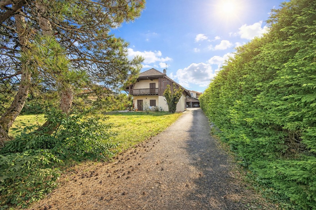 Haus in Cessy, Auvergne-Rhone-Alpen, Frankreich 1 - 18093529