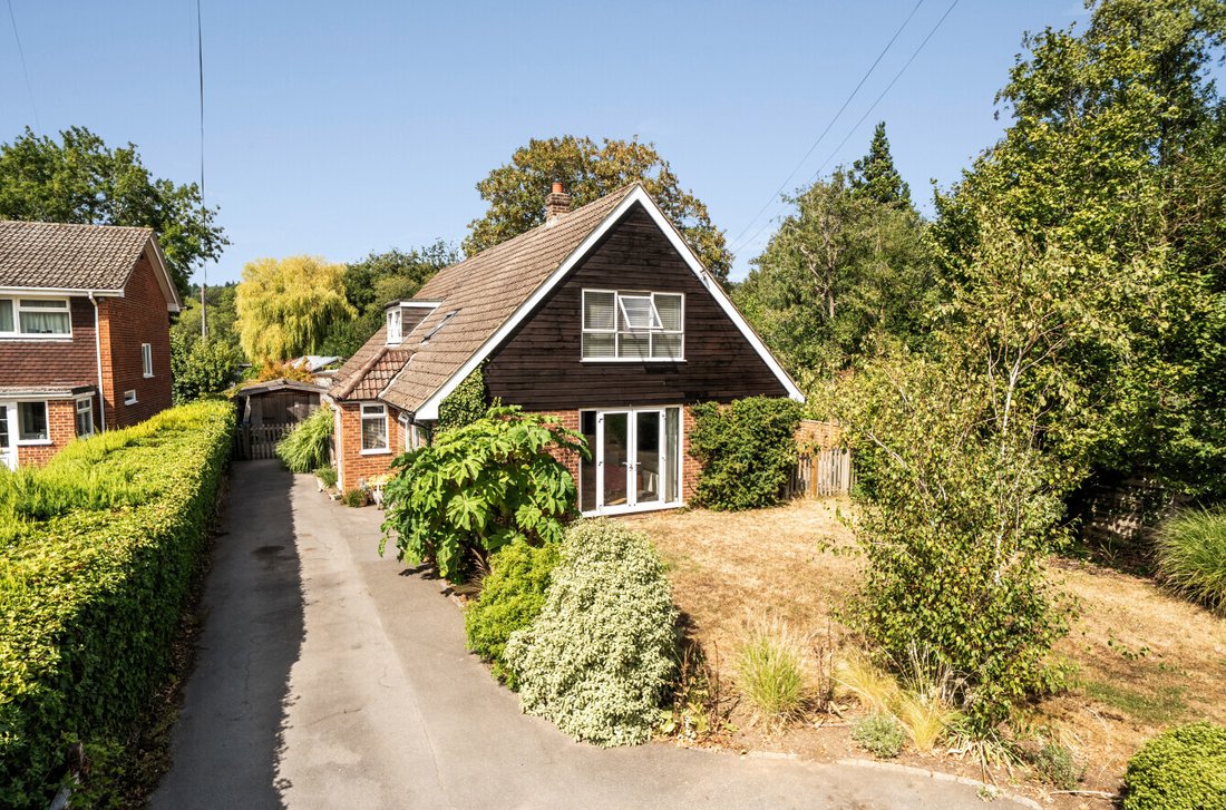 House in Shalford, England 1 - 18786438