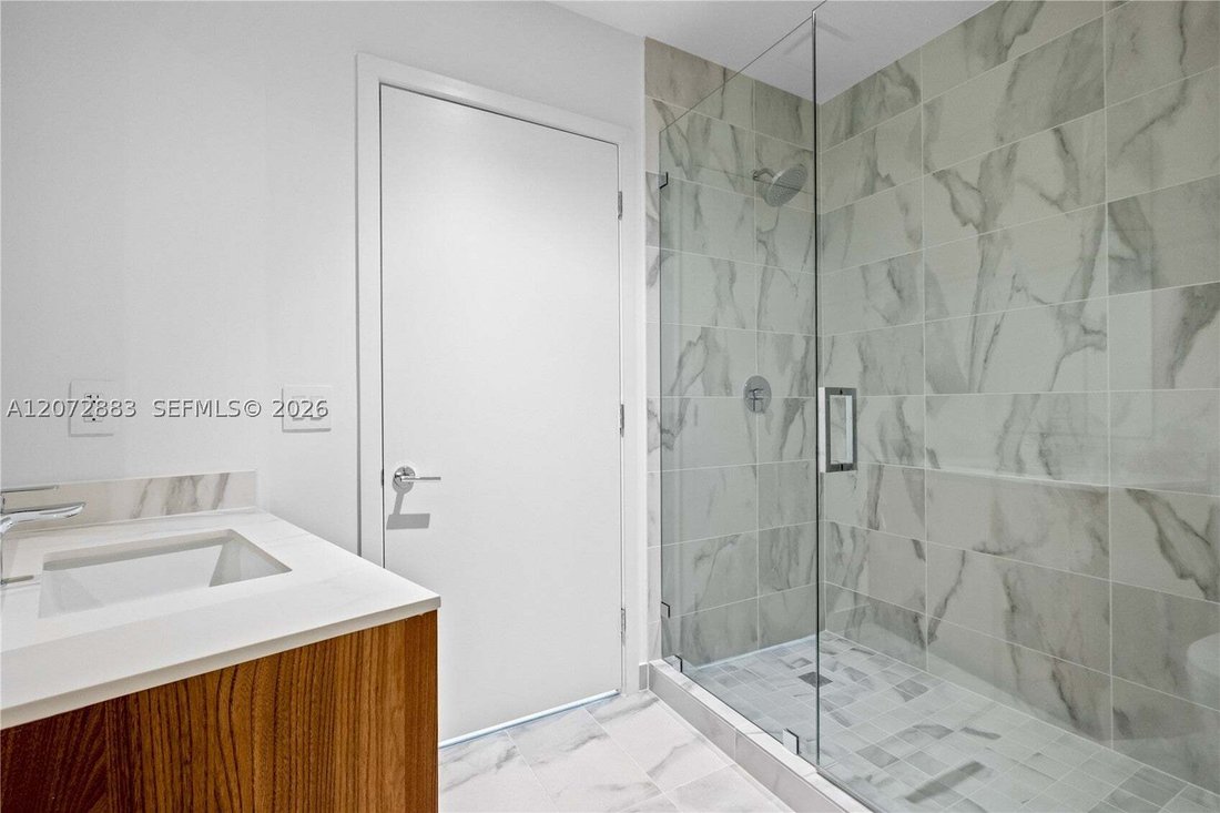 Condo in Miami, Florida, United States 4 - 18786717