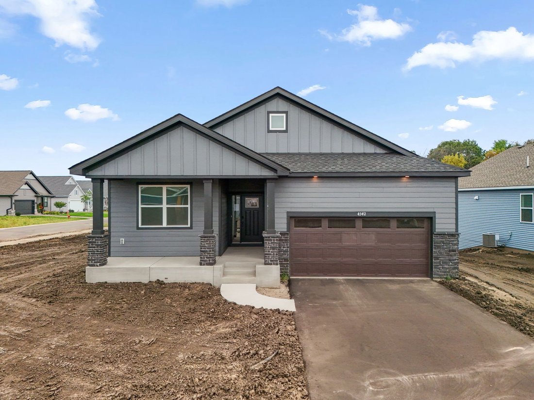 House in Blaine, Minnesota, United States 1 - 17967370
