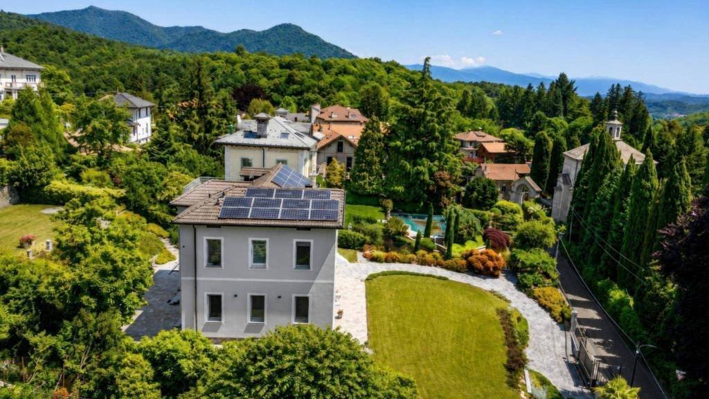Villa in Centro, Varese, Lombardy 1 - 18104787