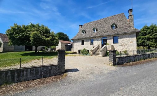 Finca en Bassignac-le-Bas, Nueva Aquitania, Francia 1