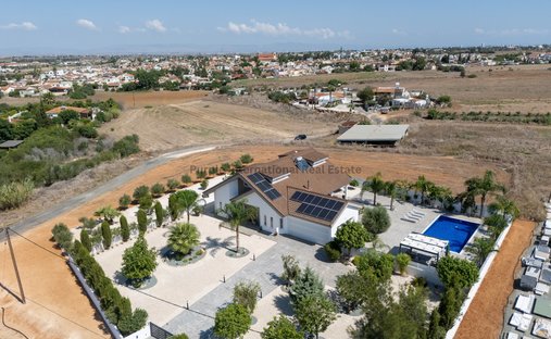 Villa in Güvercinlik, Famagusta, Cyprus 1