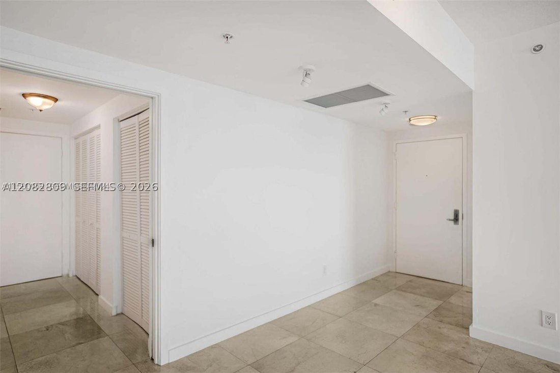 Condo in Miami, Florida, United States 4 - 18784138