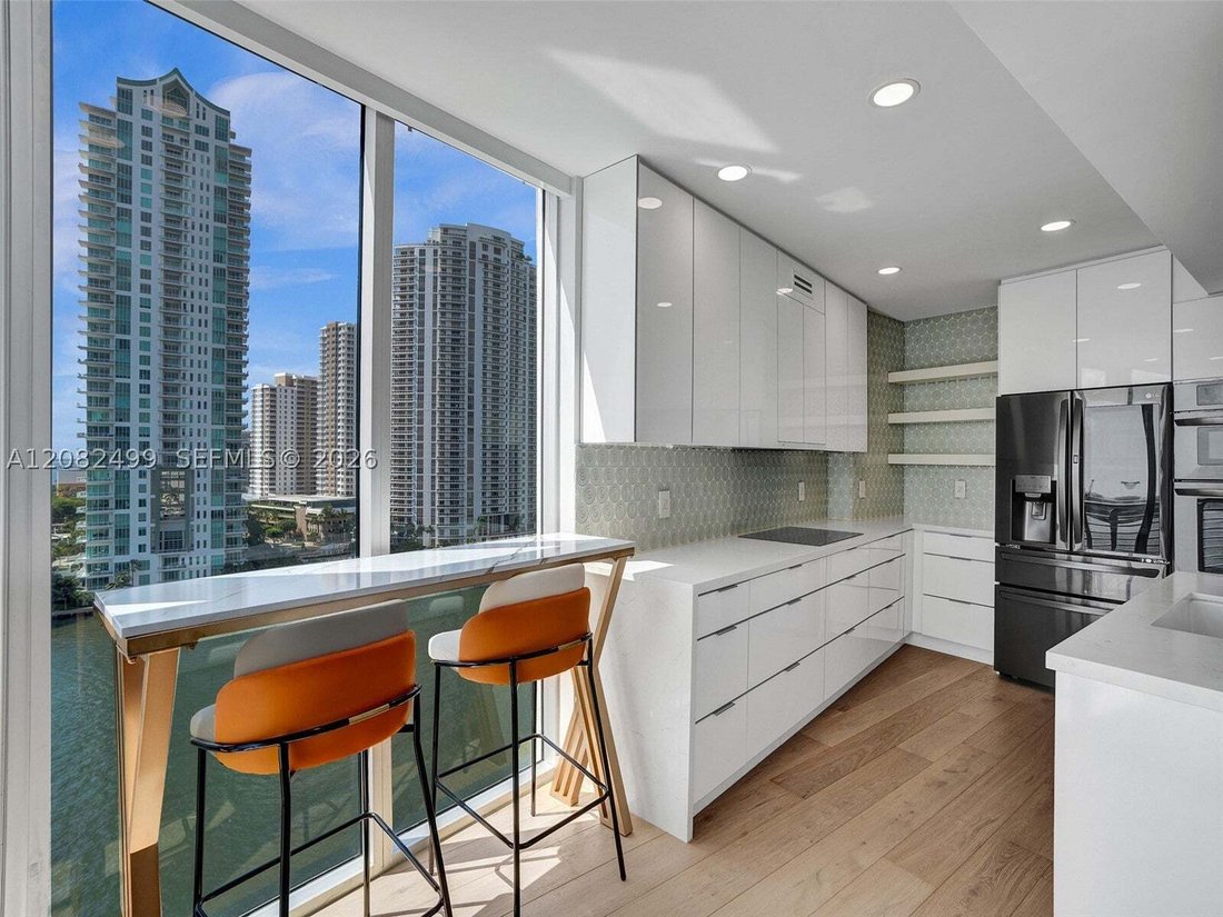 Appartement à Miami, Floride, États-Unis 3 - 18784142