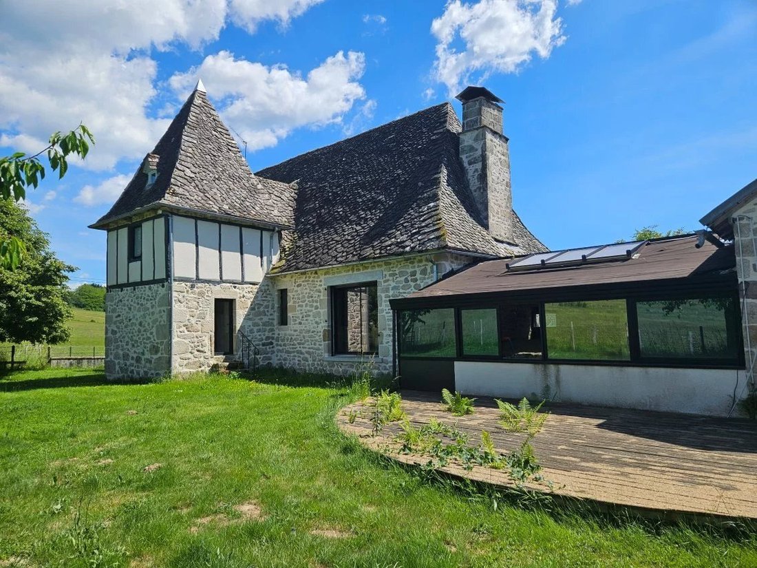 Estate in Bassignac-le-Bas, Nouvelle-Aquitaine, France 2 - 18784701