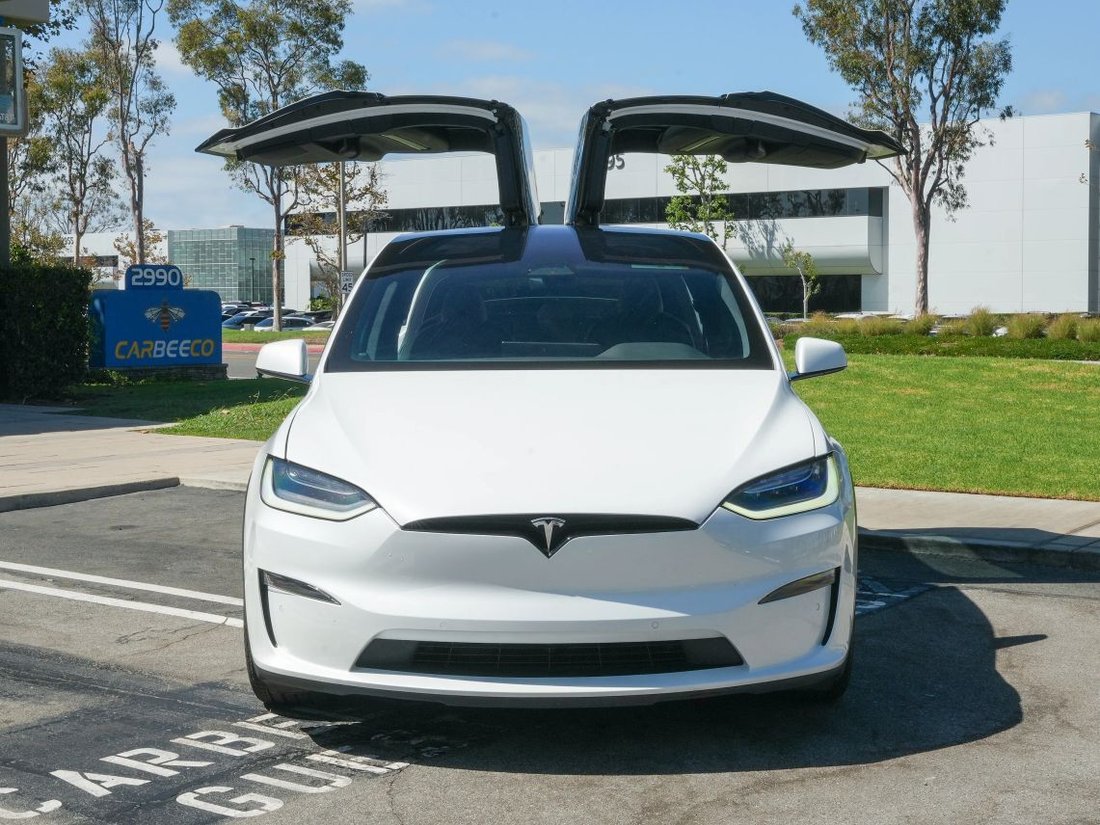 Suv in Costa Mesa, CA, United States 2 - 18753280