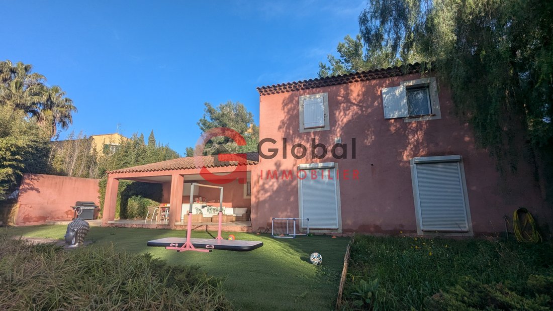 House in Bandol, Provence-Alpes-Côte d'Azur, France 2 - 18787707