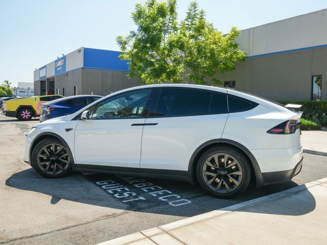 Suv in Costa Mesa, CA, United States 4 - 18753280