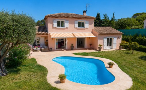 House in Les Indes les-Groulles, Mouans-Sartoux, France 1