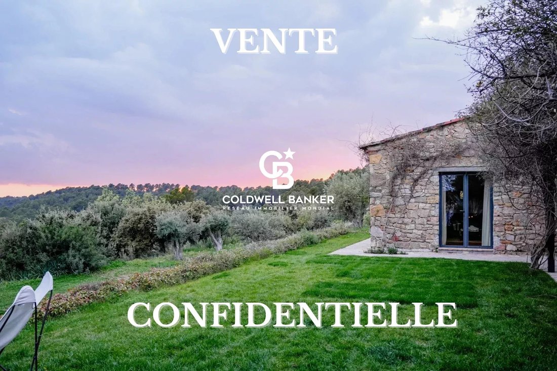 Estate in Flayosc, Provence-Alpes-Côte d'Azur, France 1 - 16582594