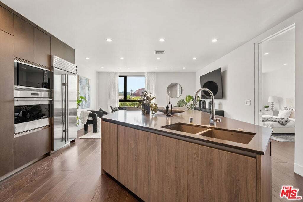Condo in West Hollywood, California, United States 1 - 18786458