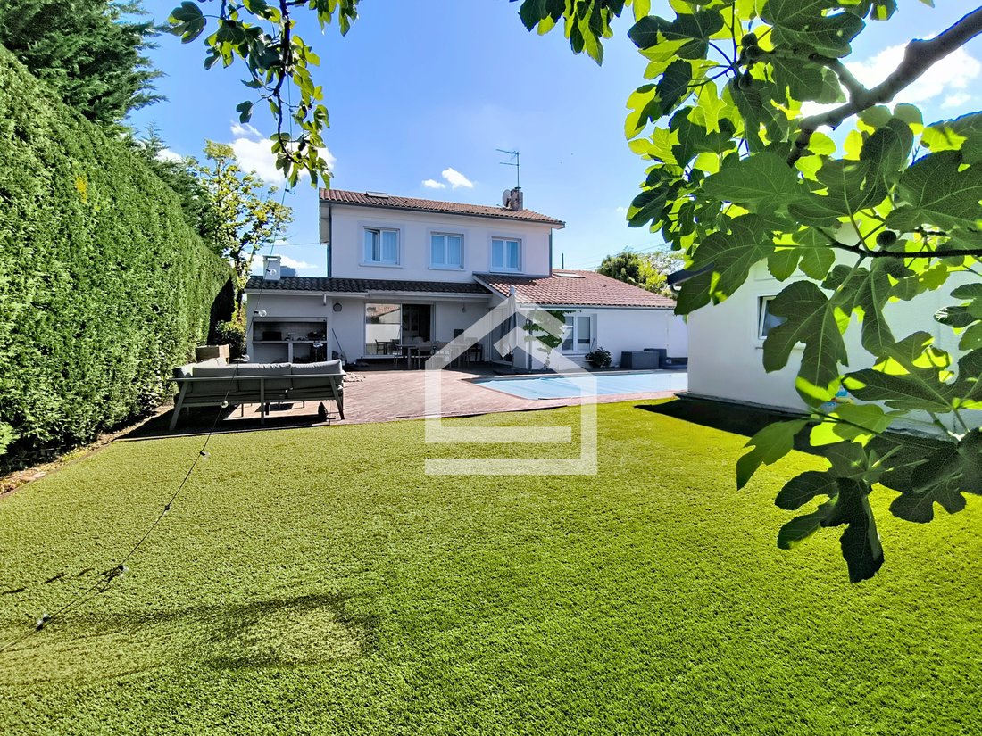 House in Mérignac, Nouvelle-Aquitaine, France 1 - 17882850