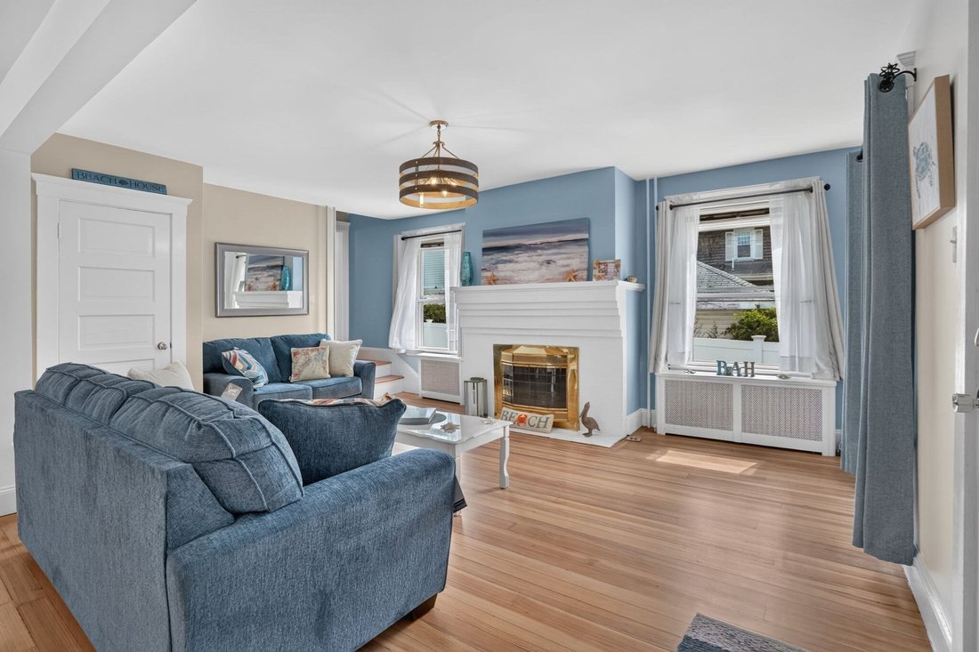 House in Revere, Massachusetts, United States 5 - 18605731