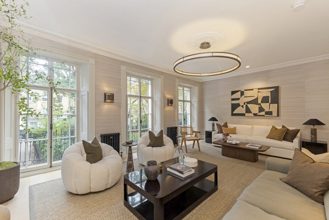 Apartment in Knightsbridge, Kensington And Chelsea, England 2 - 18786355