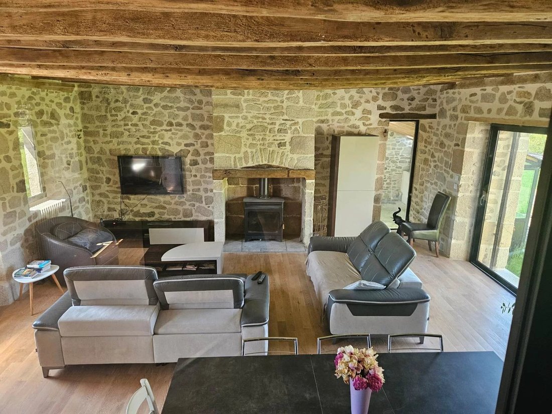 Estate in Bassignac-le-Bas, Nouvelle-Aquitaine, France 5 - 18784701