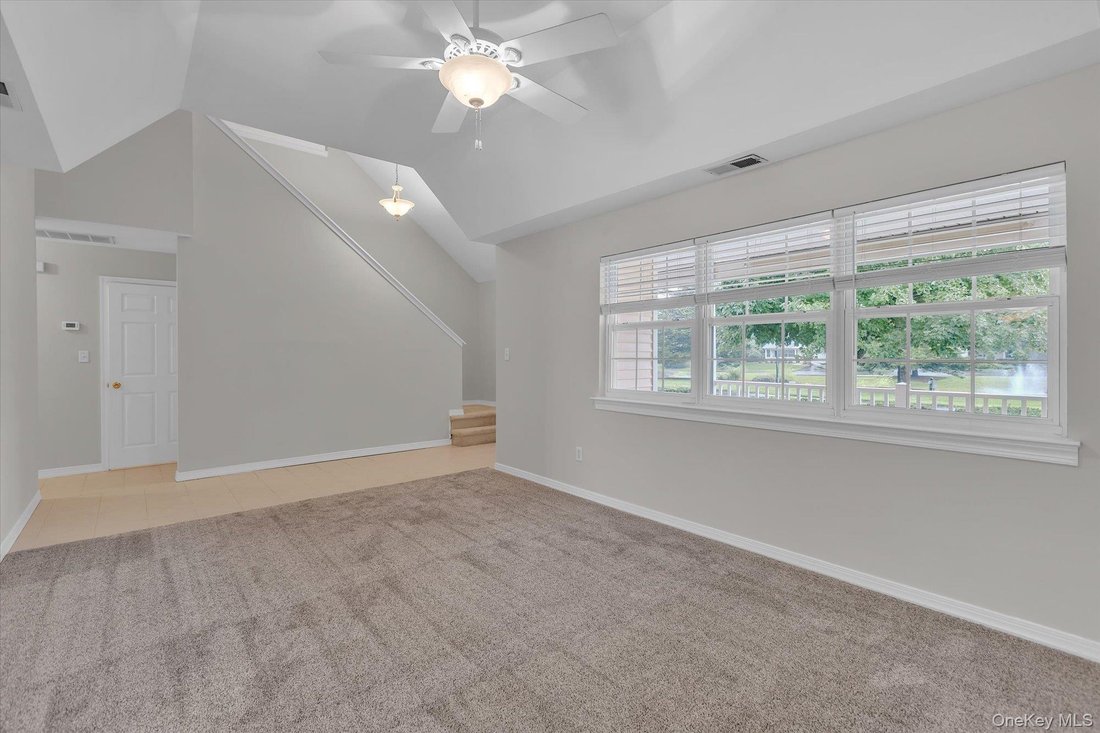 Condo in Jamesport, New York, United States 3 - 18787530