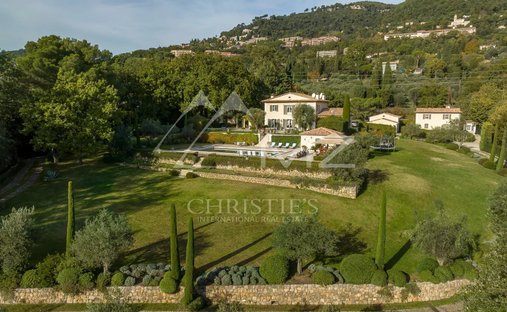 Estate in Grasse, Provence-Alpes-Côte d'Azur, France 1